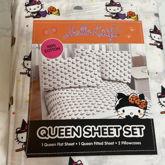 New Hello Kitty Queen Sheet & Pillow Case Set Halloween Witch Pumpkin Broom Bat - Picture 2 of 5